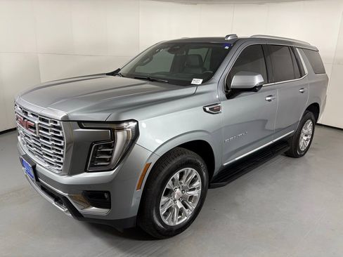 Used 2025 GMC Yukon Denali AWD/4WD image 4