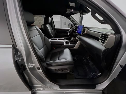 Used 2025 Toyota Tundra Limited image 31