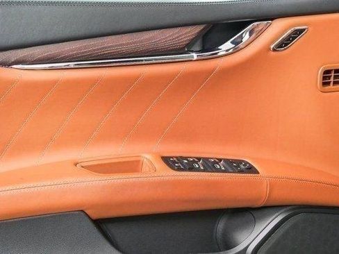 Used 2023 Maserati Quattroporte GT RWD image 8