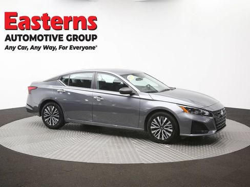 Used 2024 Nissan Altima 2.5 SV FWD image 47