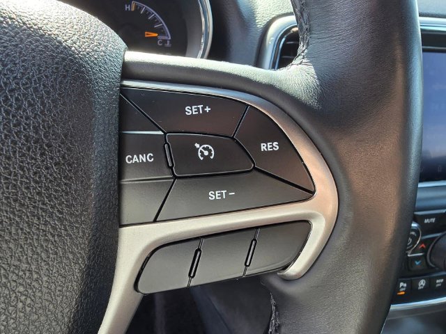 Used 2018 Jeep Grand Cherokee Altitude AWD/4WD image 28