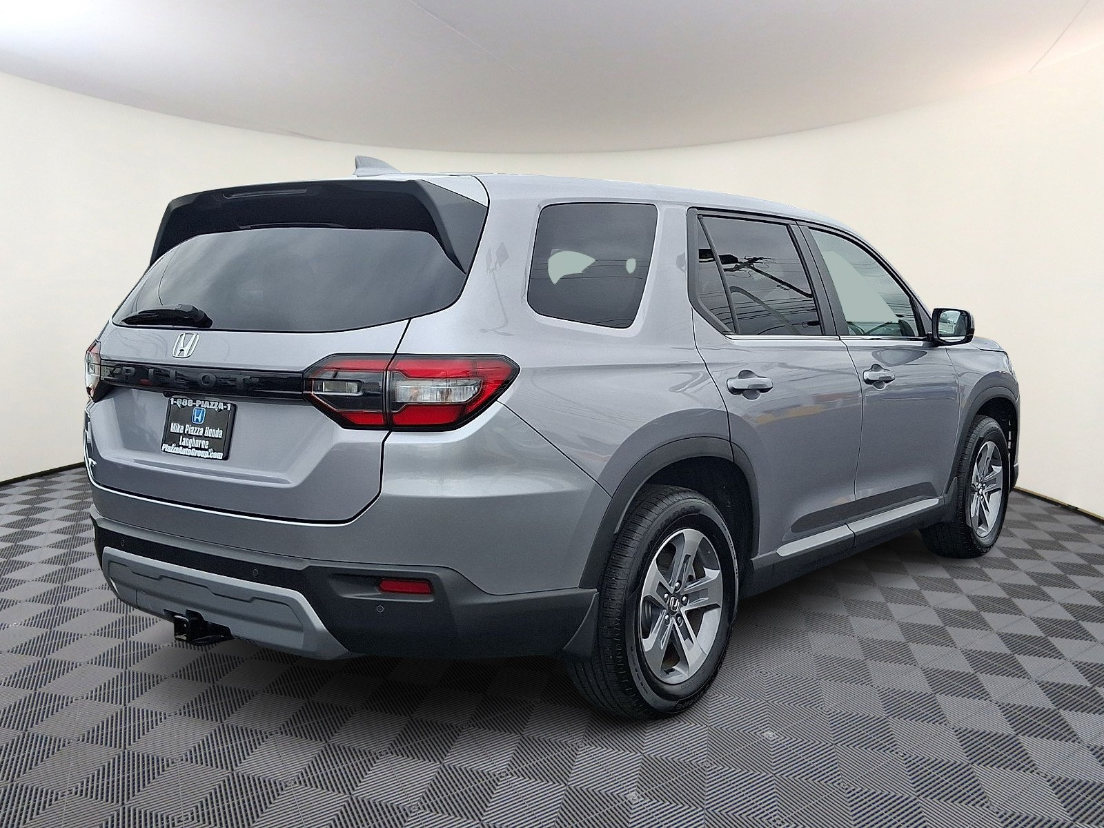 Used 2025 Honda Pilot EX-L image 7