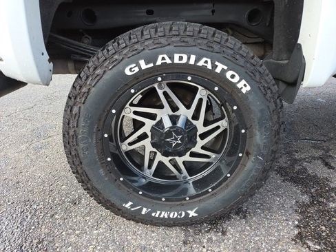 Used 2018 GMC Sierra 1500 SLE image 65