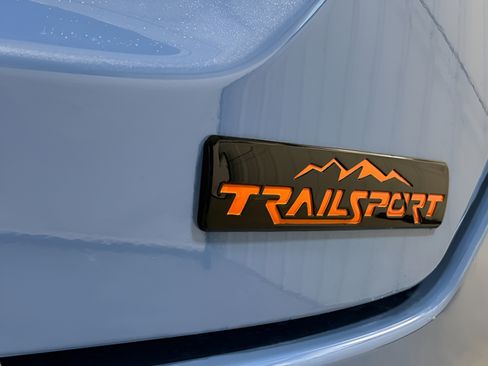 Used 2025 Honda Pilot TrailSport image 11