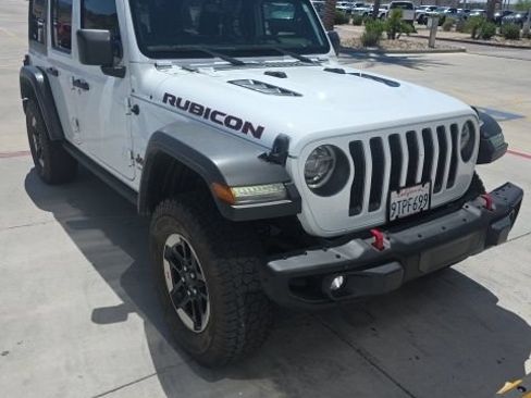Used 2018 Jeep Wrangler Unlimited Rubicon AWD/4WD image 2