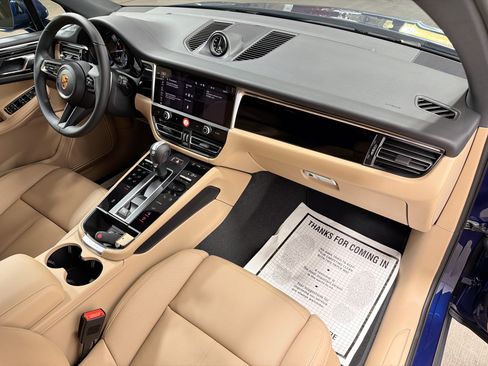 Certified 2026 Porsche Macan AWD/4WD image 15