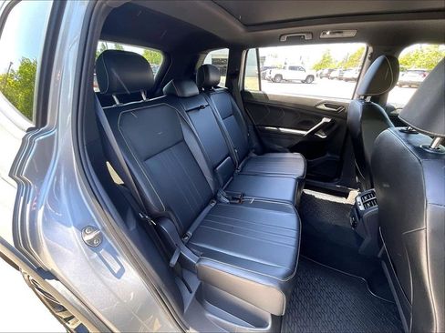 Used 2023 Volkswagen Tiguan SE R-Line AWD/4WD image 19