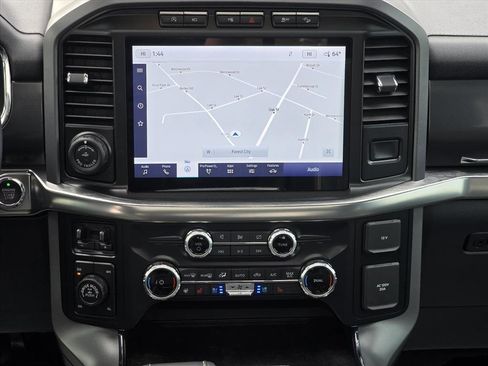 Used 2023 Ford F150 Lariat w/ Trailer Tow Package image 15