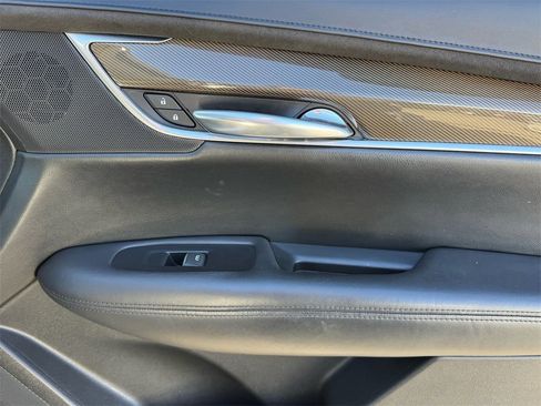 Used 2018 Cadillac XT5 Platinum w/ Driver Assist Package image 24