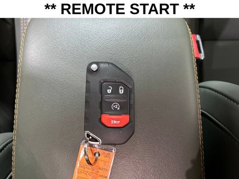 Used 2024 Jeep Gladiator Mojave AWD/4WD image 16