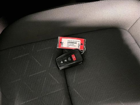 Certified 2022 Toyota RAV4 XLE w/ Convenience Package AWD/4WD image 31