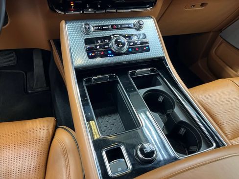 Used 2022 Lincoln Aviator Black Label AWD/4WD image 28