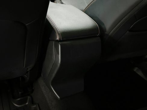 Used 2019 Subaru Crosstrek 2.0i Limited w/ Moonroof Package w/Navigation image 29