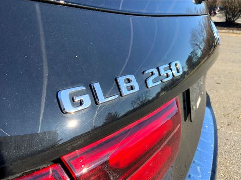 Used 2025 Mercedes-Benz GLB 250 4MATIC image 30