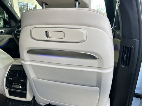 Used 2024 BMW X7 xDrive40i w/ Executive Package image 29