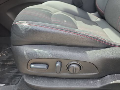Certified 2023 Chevrolet Equinox RS w/ LPO, Floor Liner Package AWD/4WD image 32