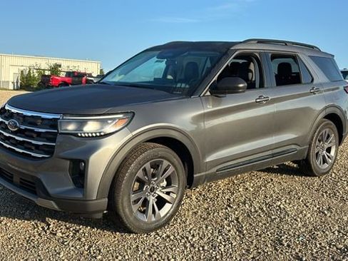 New 2026 Ford Explorer Active w/ Active Comfort Package AWD/4WD image 3