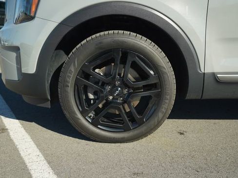 Used 2023 Kia Telluride EX X-Line image 11