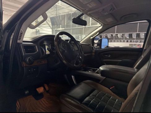 Used 2017 Nissan Titan Platinum Reserve AWD/4WD image 4
