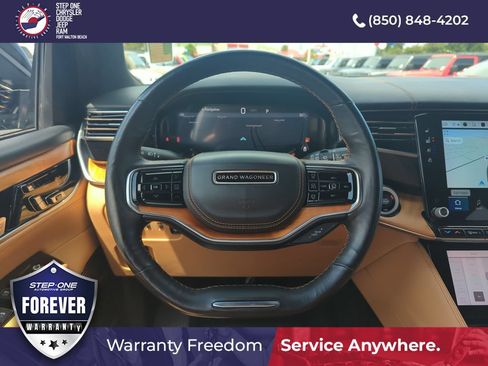Used 2023 Jeep Grand Wagoneer Series III AWD/4WD image 16