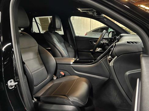 Used 2025 Mercedes-Benz GLC 300 image 12