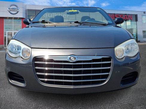 Used 2004 Chrysler Sebring LX FWD image 2