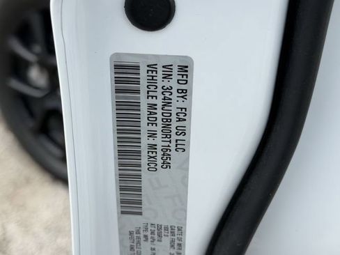 Used 2024 Jeep Compass Latitude w/ Altitude Special Edition AWD/4WD image 29