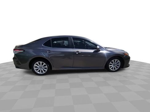 Used 2018 Toyota Camry LE w/ Convenience Package image 9