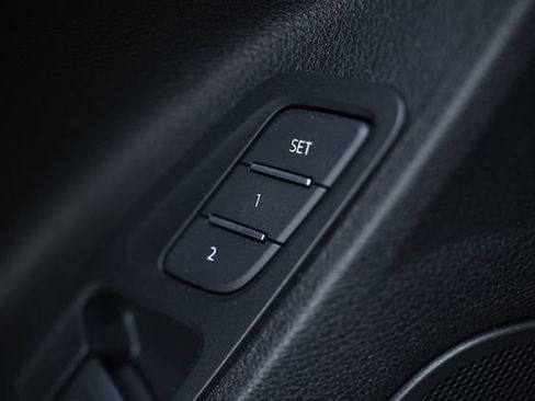 Used 2025 Audi Q3 2.0T Premium Plus image 17