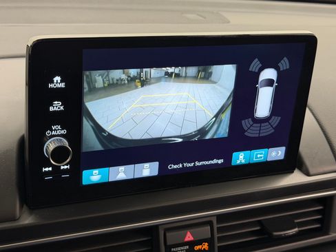 Used 2024 Honda Pilot Touring image 19