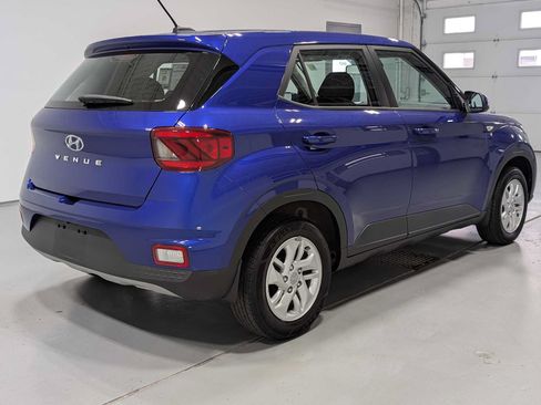 Used 2023 Hyundai Venue SE FWD image 8