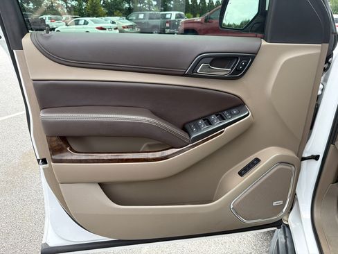 Used 2020 Chevrolet Suburban LT RWD image 10