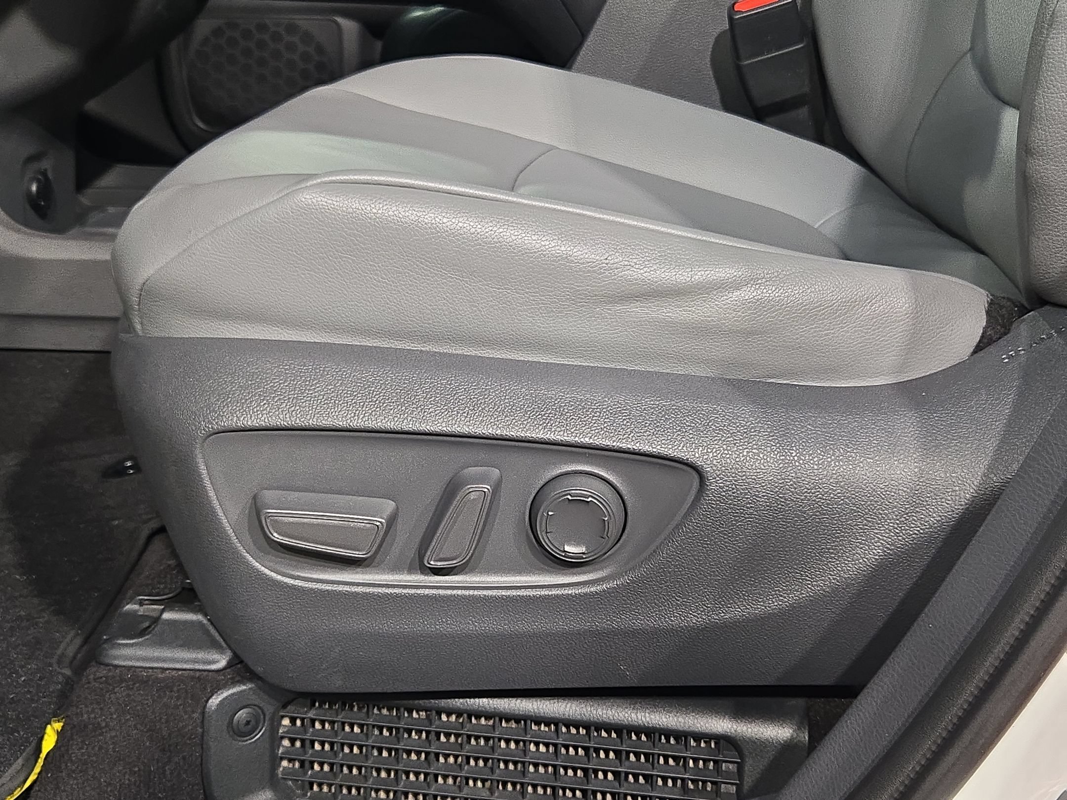 Used 2021 Toyota Sienna XLE FWD image 23