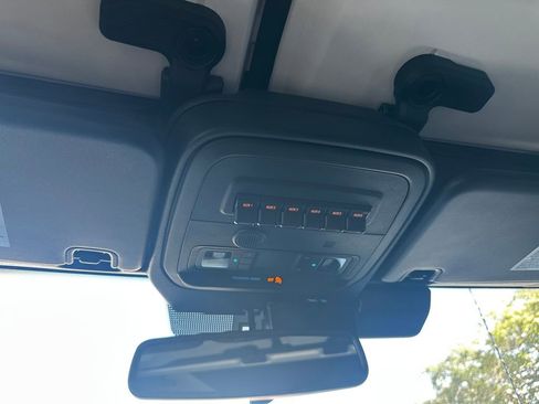 New 2025 Ford Bronco Badlands image 76