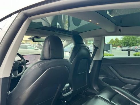 Used 2020 Tesla Model 3 RWD image 11