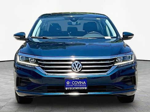 Used 2021 Volkswagen Passat 2.0T SE FWD image 2