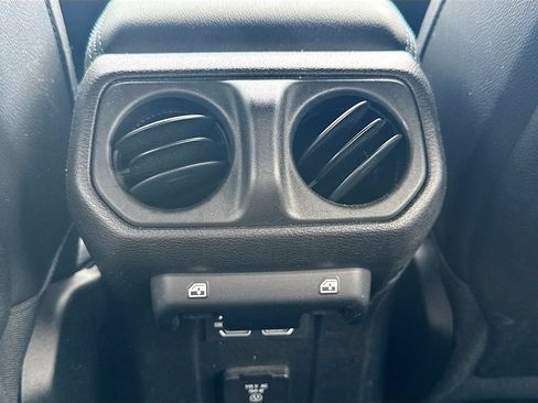 Used 2023 Jeep Wrangler Unlimited Rubicon 4xe w/ Cold Weather Group AWD/4WD image 28