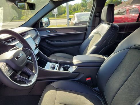 New 2026 Jeep Grand Cherokee Altitude AWD/4WD image 9