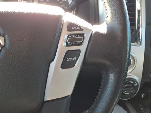 Used 2019 Nissan Titan SV w/ SV Convenience Package AWD/4WD image 18