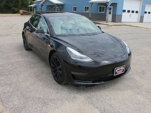 Used 2019 Tesla Model 3 Standard Range Plus RWD image 3