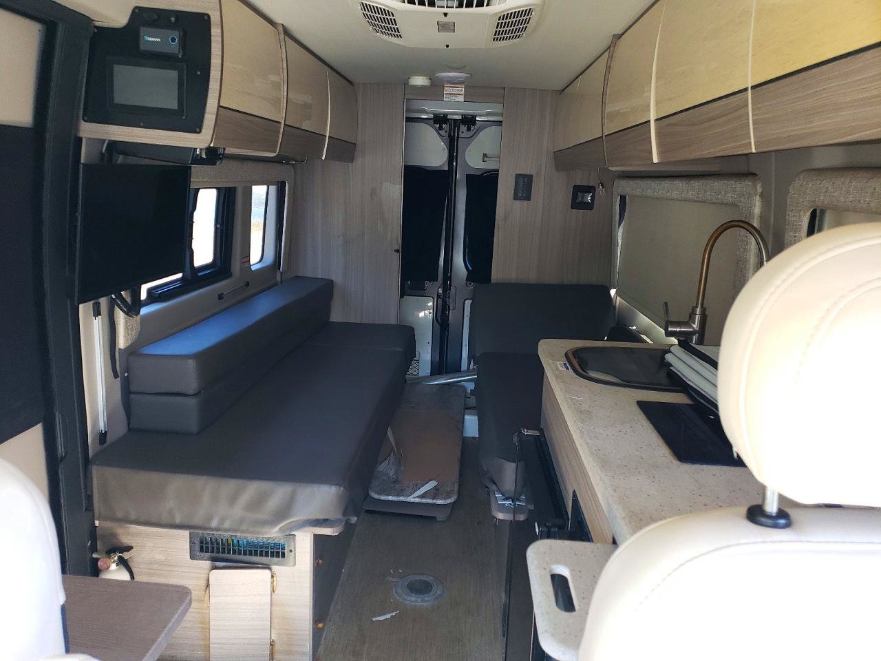 Used 2021 RAM ProMaster 3500 w/ Convenience Group FWD image 6
