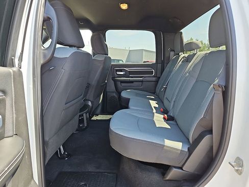 Used 2024 RAM 2500 Big Horn AWD/4WD image 12