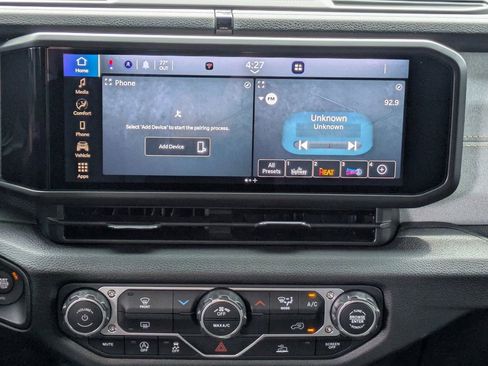 Used 2025 Jeep Gladiator Sport AWD/4WD image 18