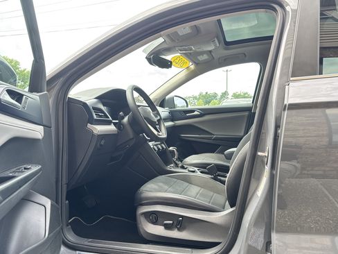 Used 2023 Volkswagen Taos SE AWD/4WD image 10