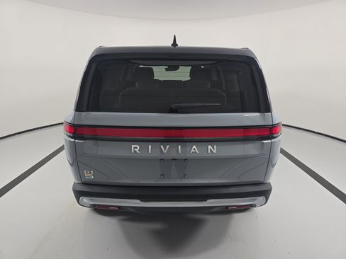 Used 2024 Rivian R1S Adventure AWD/4WD image 4