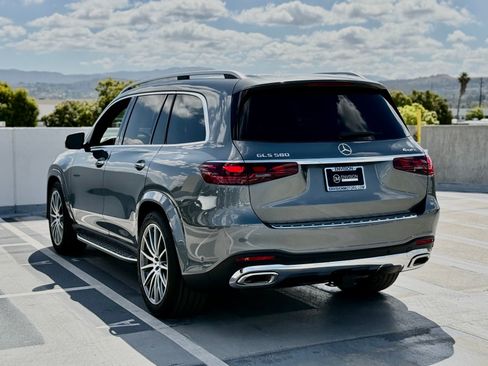 New 2026 Mercedes-Benz GLS 580 4MATIC image 8