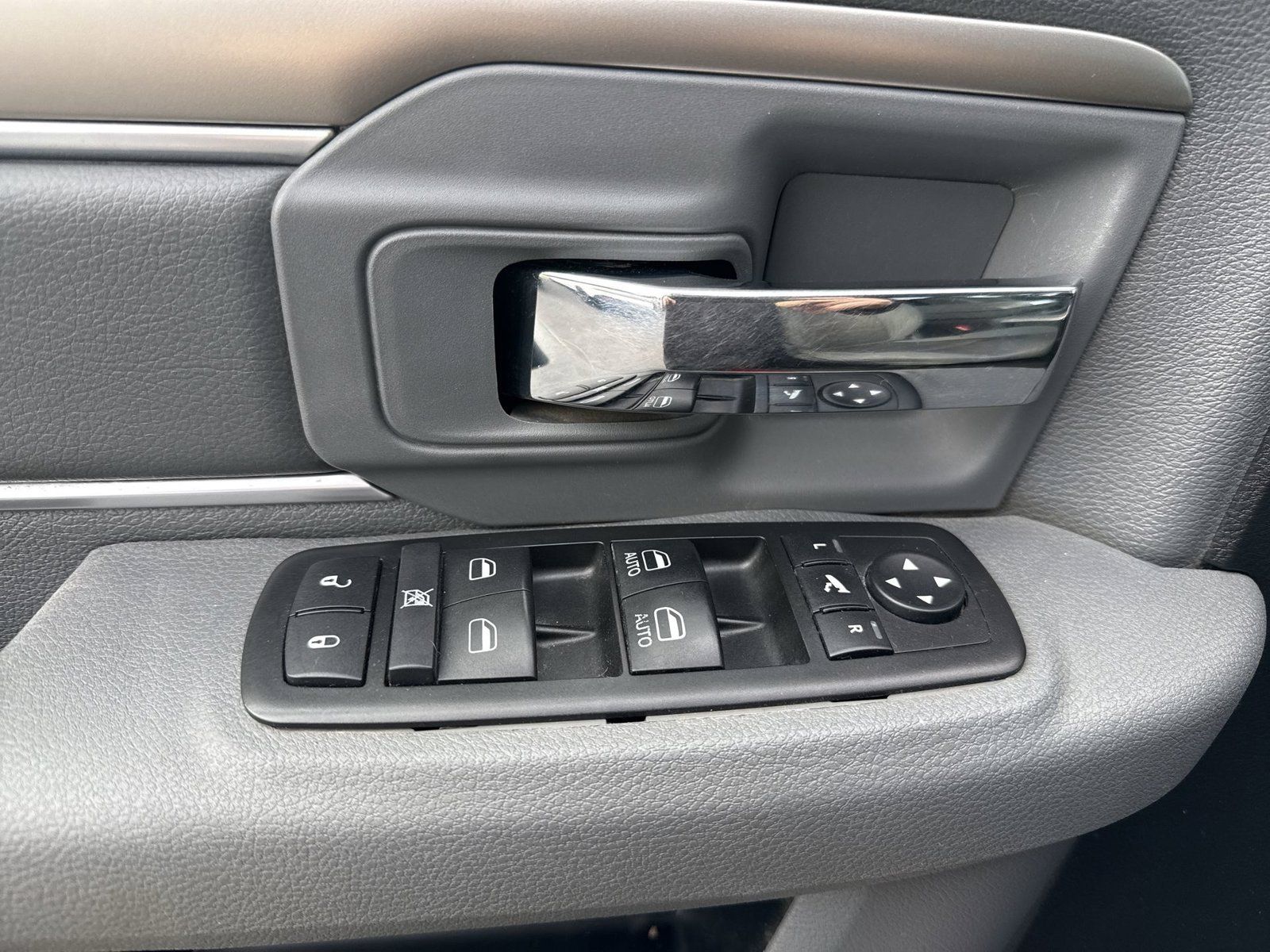 Used 2015 RAM 1500 Big Horn AWD/4WD image 15