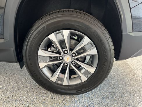 New 2026 Chevrolet Equinox LT FWD image 32