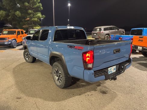 Used 2019 Toyota Tacoma TRD Off-Road image 4