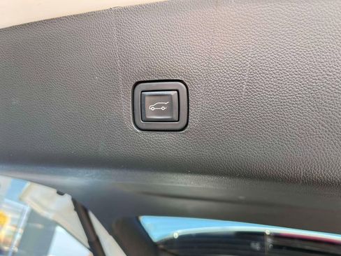 Used 2023 Chevrolet Traverse RS w/ LPO, Floor Liner Package image 19